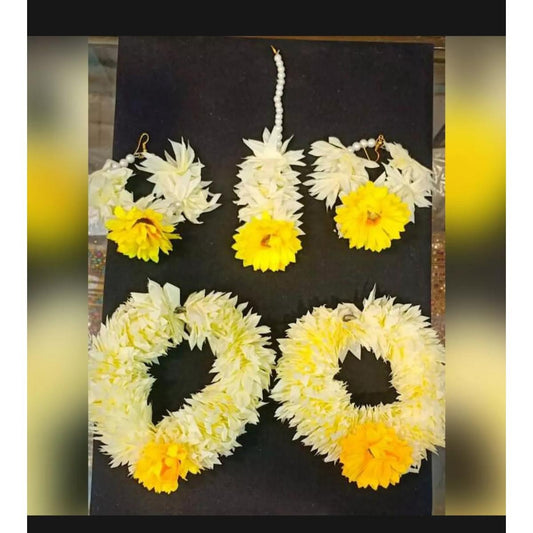Bridal flower Tika gajra bali Style For Beautyfull Girls.